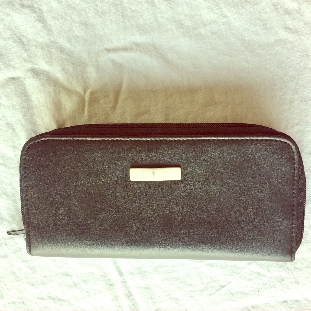 Basic Black Wallet - image 1